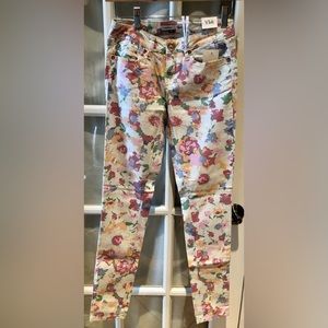 YMI floral print super skinny jeans in white size 3
